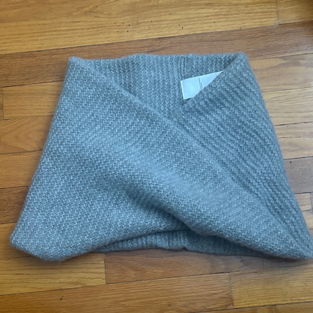 Donna Karan Gray Cashmere Snood Scarf NWOT